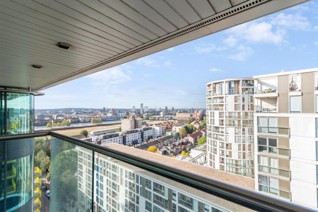 Docklands Cozy View Apartment Londres Exterior foto